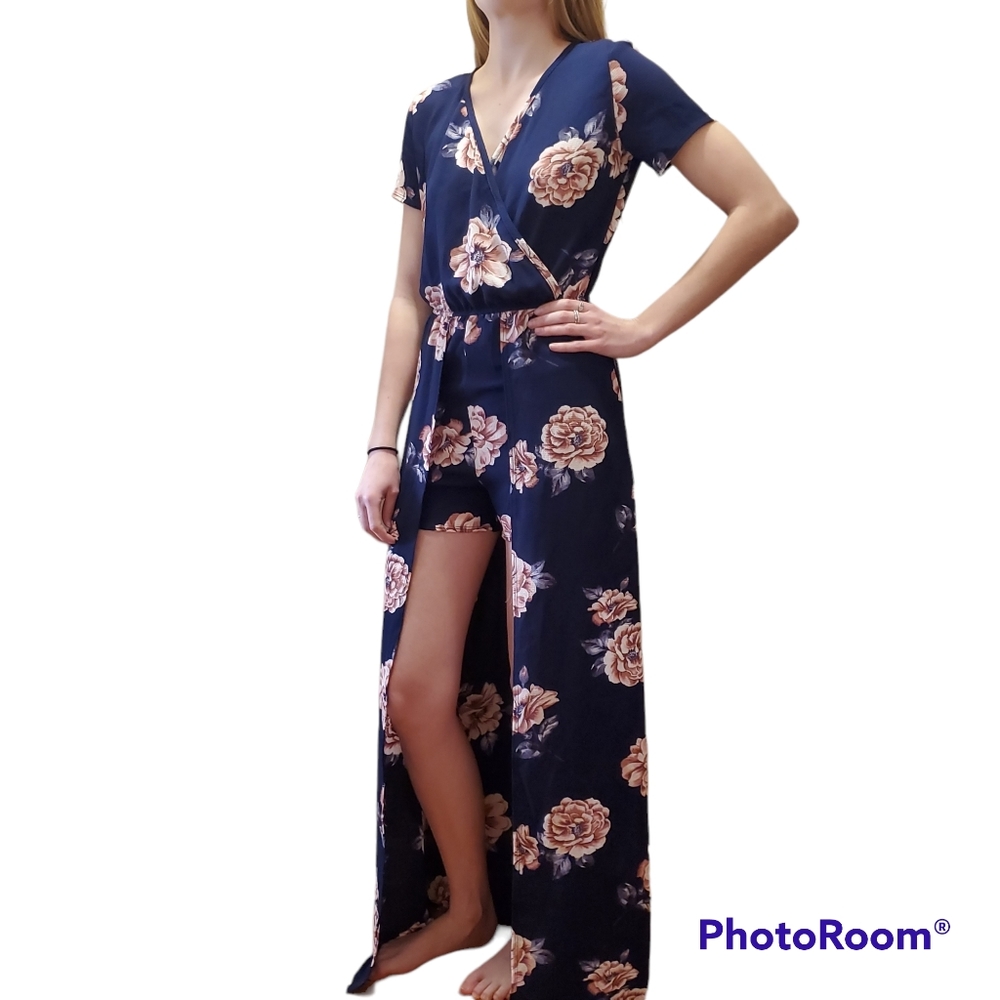 NWT Navy Floral Dress from Francesca's Closet XS